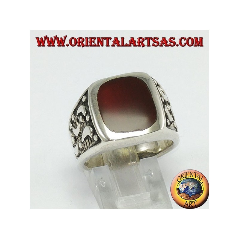 Bague en argent et corney avec des lunes latérales sculptées