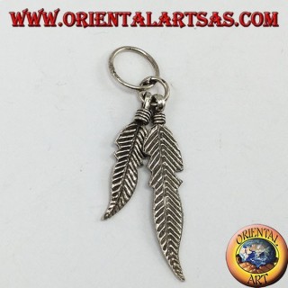 Pendentif en argent avec deux plumes de style amérindien