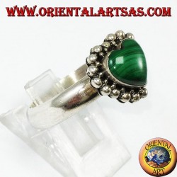 Anillo de plata con malaquita en forma de corazón