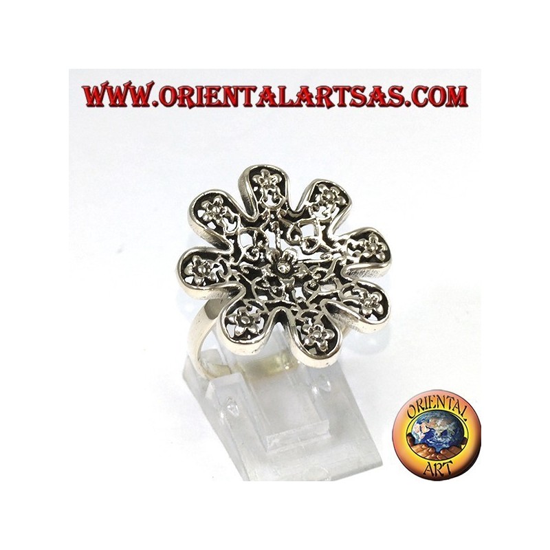 Anello in argento a forma di fiore con rose, traforato