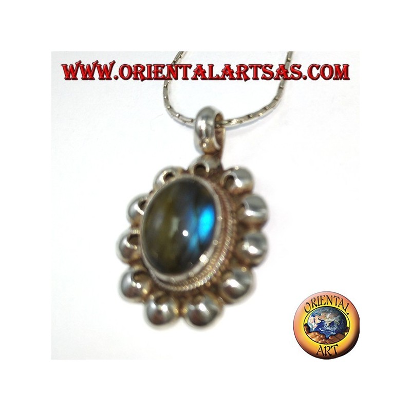 Pendant in 925 silver with oval labradorite