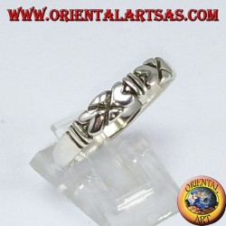 Anillo de plata, con corazones opuestos