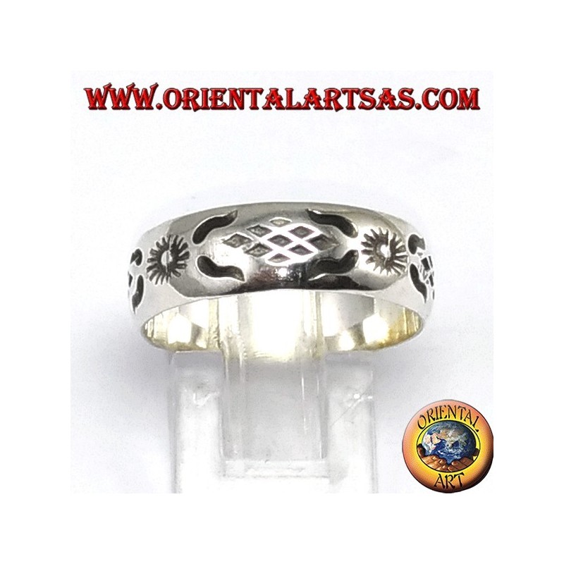 Anello d'argento con sole intagliata a mano 