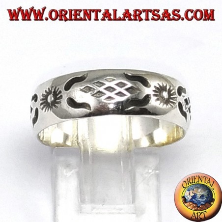 Anello d'argento con sole intagliata a mano 