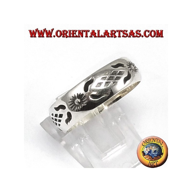 Anello d'argento con sole intagliata a mano