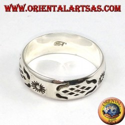 Silberner Ring mit der Sonne von Hand geschnitzt