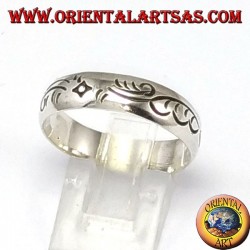 Silver ring with engraving