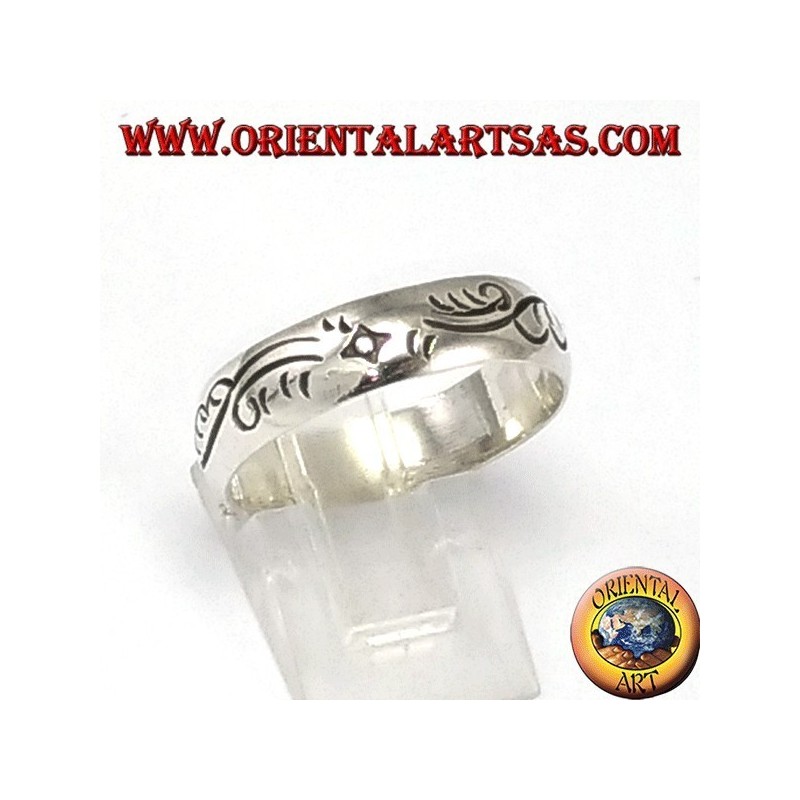 Anillo de plata con grabado