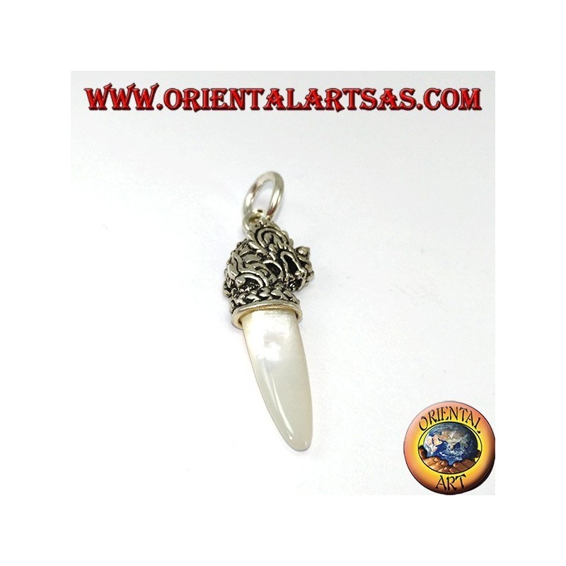 Pendentif tête de dragon en argent avec pointe en nacre
