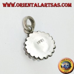 Colgante de plata con cornalina redonda y borde con dos rondas de esferas