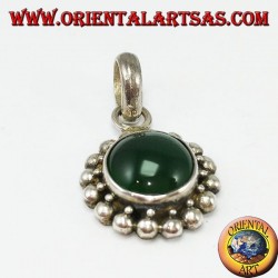 Silver pendant with round green agate, and border with two rounds of spheres