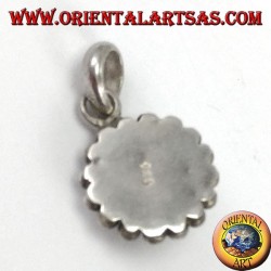 Colgante de plata con ágata verde redonda y borde con dos rondas de esferas