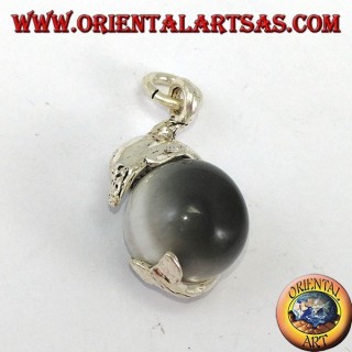 Ciondolo in argento delfino con sfera in occhio grigio di gatto 
