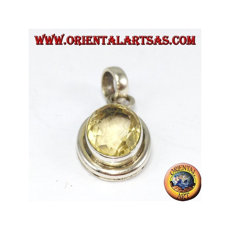 Colgante de plata con topacio natural ovalado con marco simple