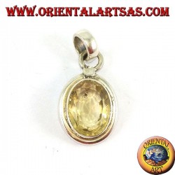 Colgante de plata con topacio natural ovalado con marco simple