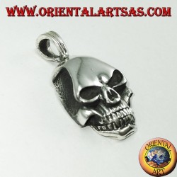 Silver pendant in the shape of a skull