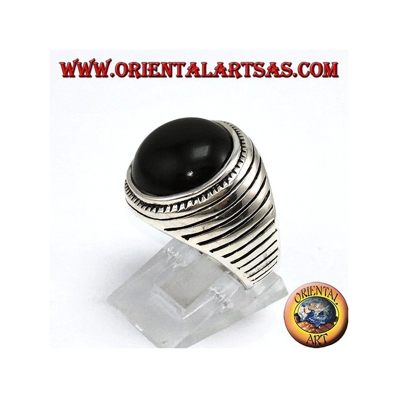 Anillo de plata con ónice hemisferio redondo