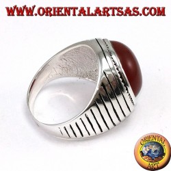 Bague en argent avec cornaline hémisphérique ronde