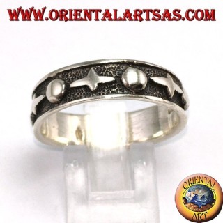 Anello a fascia in argento  lavorata, gotica