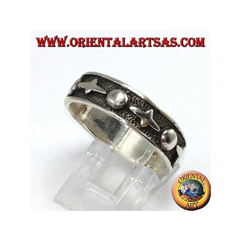 Band ring in worked silver, (gothic)