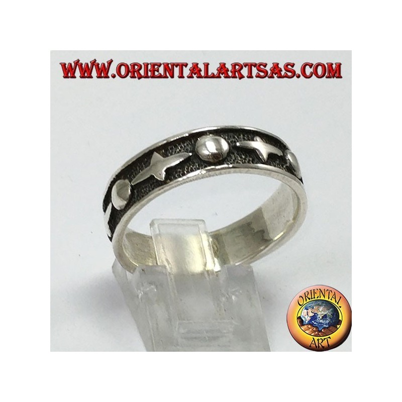 Bague en argent travaillé, (gothique)