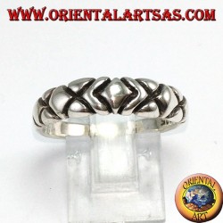 Ring in Silber, mit fünf geschnitzten Diamanten