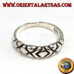 Anillo en plata, con cinco diamantes tallados