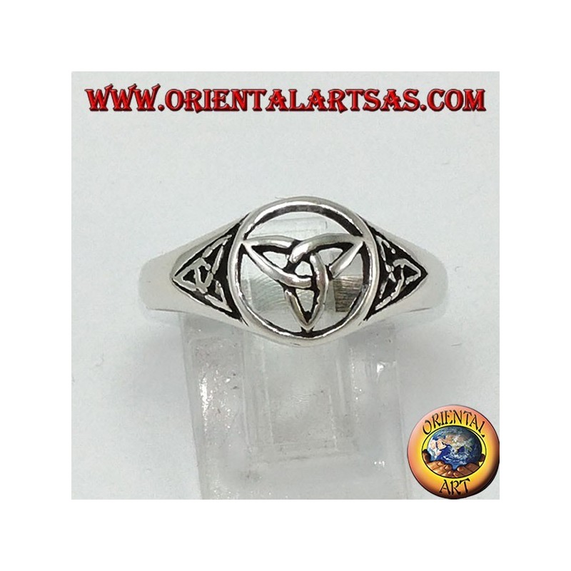Anello in argento con tre nodi di Tyrone ( nodo celtico )