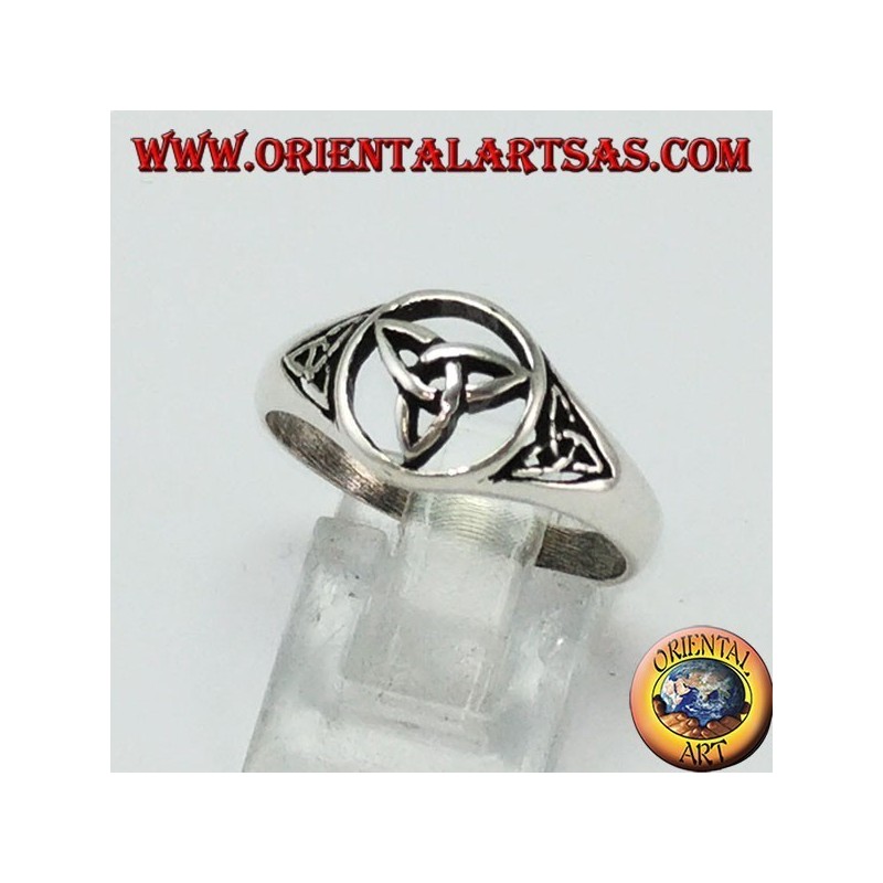 Anello in argento con tre nodi di Tyrone ( nodo celtico )