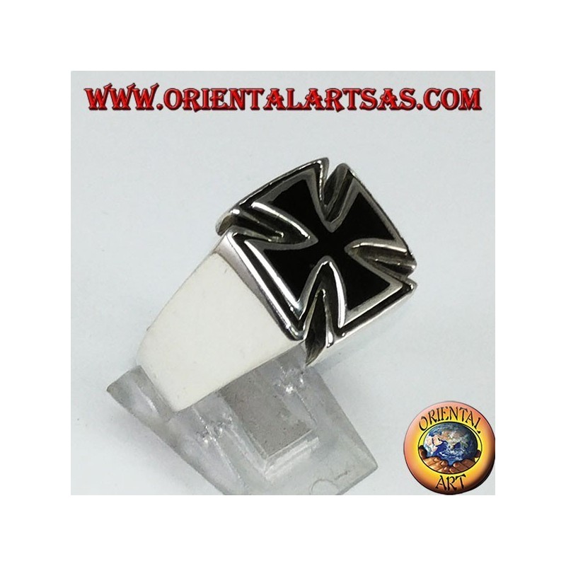 Silver ring with Maltese cross and synthetic onyx