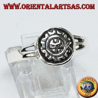 Bague en argent avec un soleil de Maya