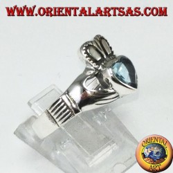 Anillo Claddagh con topacio azul