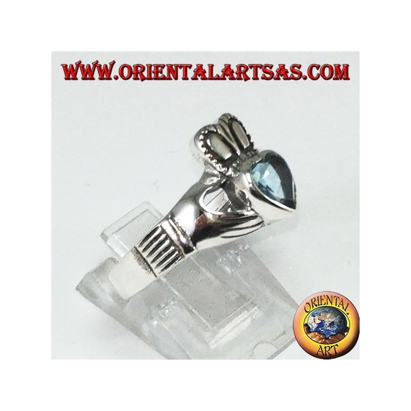 Bague Claddagh avec topaze bleue