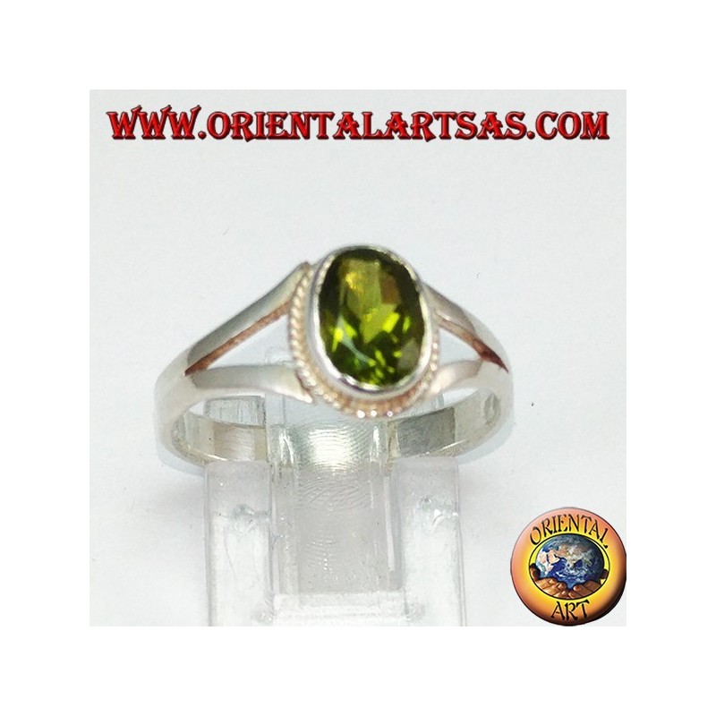 Anillo de plata con peridoto natural (pequeño)