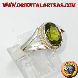 Anillo de plata con peridoto natural (pequeño)