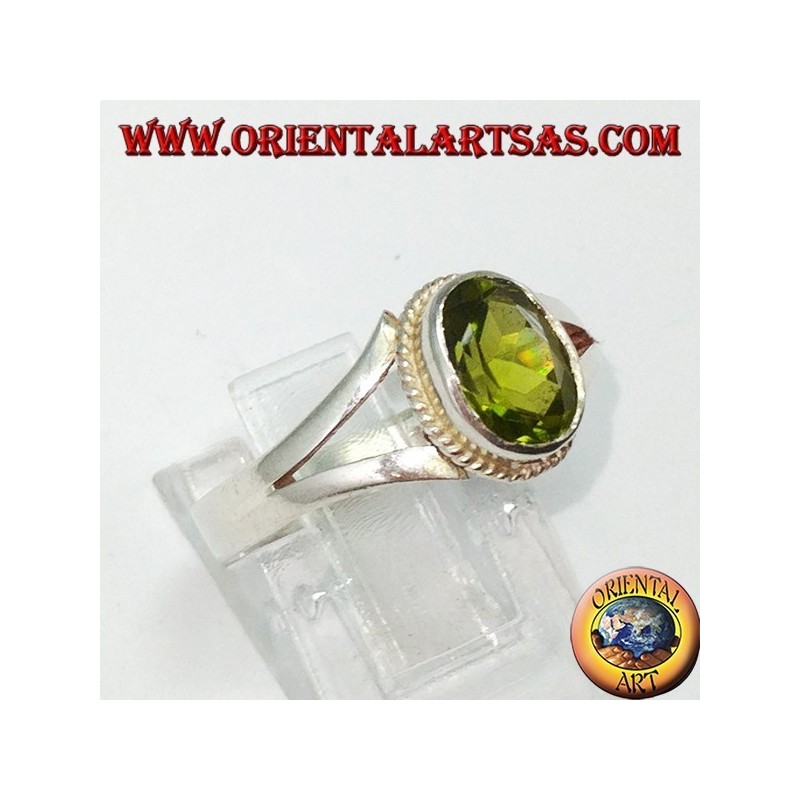 Bague en argent avec péridot naturel (petit)