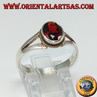 Bague en argent avec grenat naturel (petit)