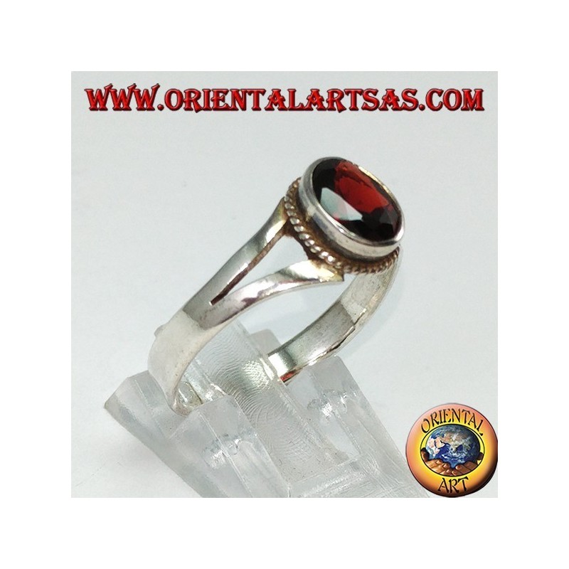 Bague en argent avec grenat naturel (petit)