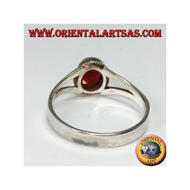 Anello in argento con granato naturale (piccolo)