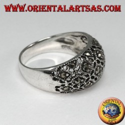 Bague en argent convexe avec marcassite