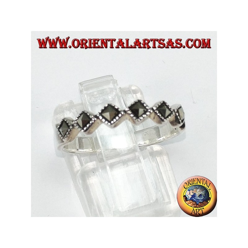 Anillo de plata con seis marcasitas cuadrados