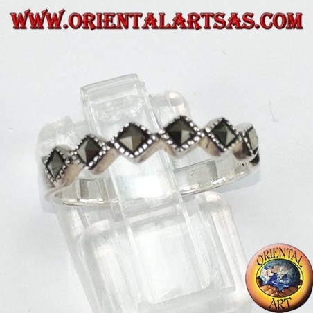 Anello a fedina in argento  con sei marcasite quadrate
