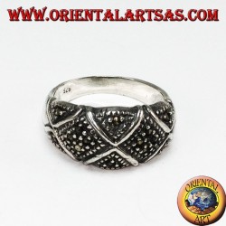 Silver ring with marcasite rounded band divided to X