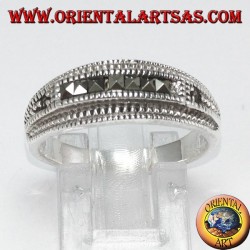 Anello in argento con sette marcasite quadrate centrali