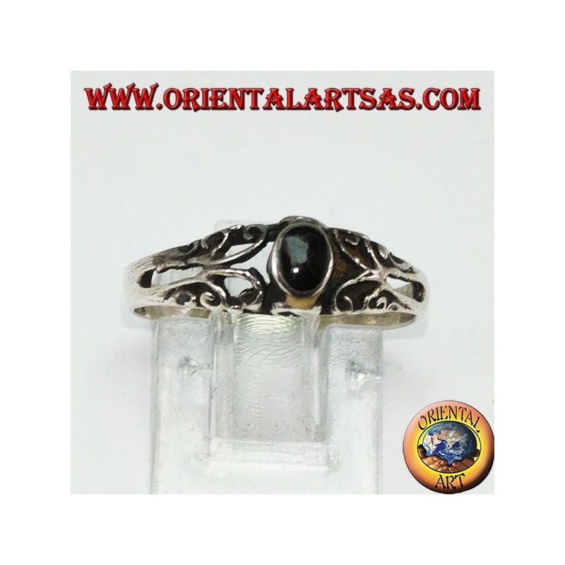 Silver ring with onyx, small with decorations
