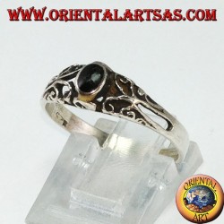 Bague en argent avec onyx, petit avec des décorations