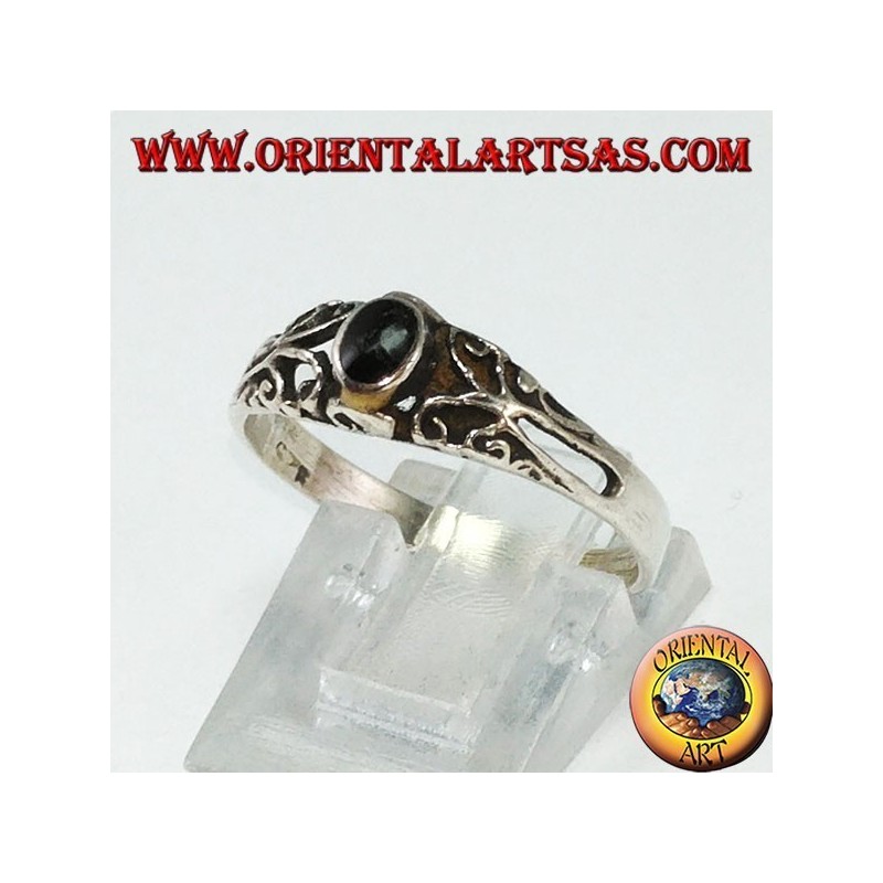 Silver ring with onyx, small with decorations