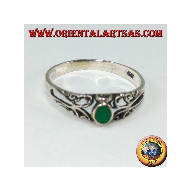 Silver ring with green agate, small with decorations