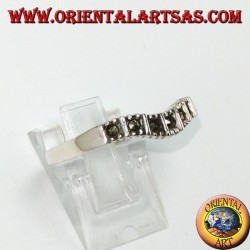 Anillo de plata con marcasita (banda en V)