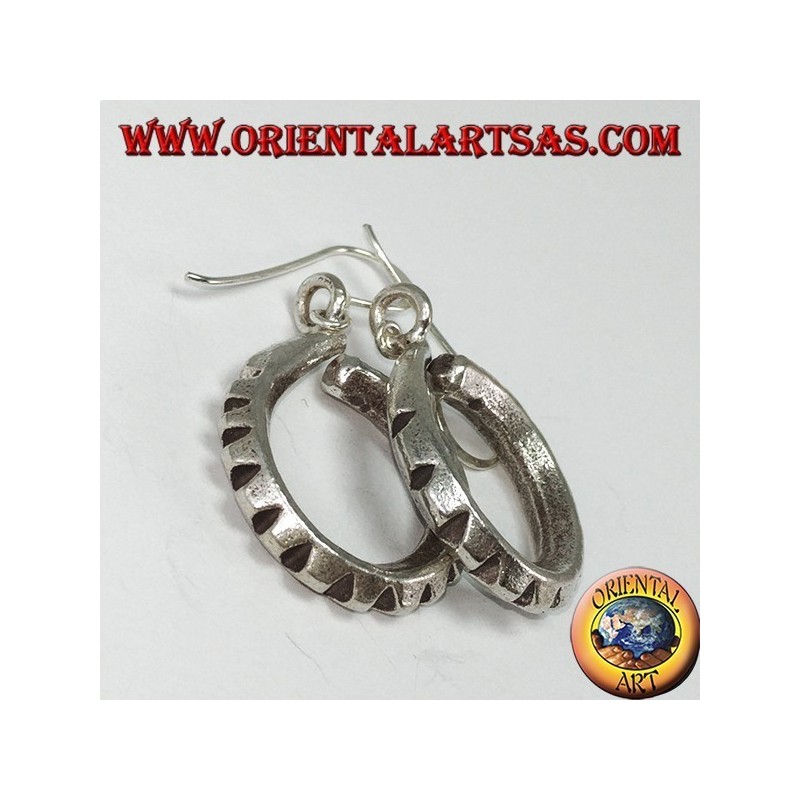 Pendientes colgantes de plata tallada tribal Karen hechos a mano